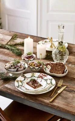 Royal Copenhagen Stjerne Riflet Jul Serveringsskål 10 Royal Copenhagen Stjerne Riflet Jul Serveringsskål -Royal Copenhagen 3990 47ff43f8 fb1b 44ef 8540 c26040dd80c7 1