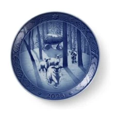 Royal Copenhagen Juleplatte 2023 - Juletid I Skoven