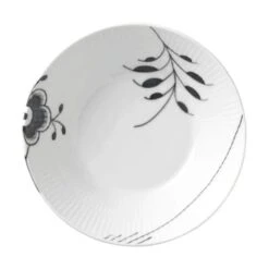 Royal Copenhagen 40 Royal Copenhagen Sort Mega Riflet Dyb Tallerken