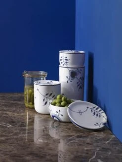 Royal Copenhagen Blå Mega Riflet Opbevaringskrukke M. Låg 9 Royal Copenhagen Blå Mega Riflet Opbevaringskrukke M. Låg -Royal Copenhagen 3990 70b82f65 bcc6 46f1 a088 506338564a3e