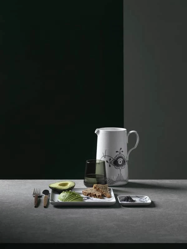 Royal Copenhagen Sort Mega Riflet Firkantet Tallerken 4 Royal Copenhagen Sort Mega Riflet Firkantet Tallerken - Billede 2