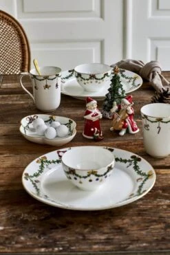 Royal Copenhagen Stjerne Riflet Jul Middagstallerken -Royal Copenhagen 3990 91db21b8 e04f 4a89 a768 b11f92d4faab 1