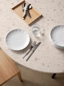 Royal Copenhagen Hvid Facet Tallerken 9 Royal Copenhagen Hvid Facet Tallerken -Royal Copenhagen 3990 e4ca5244 1e15 46aa 8b6c 71be42cef33e